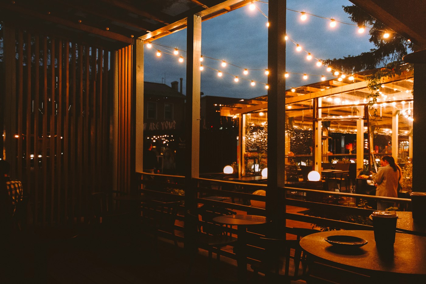 La terrasse un soir de septembre