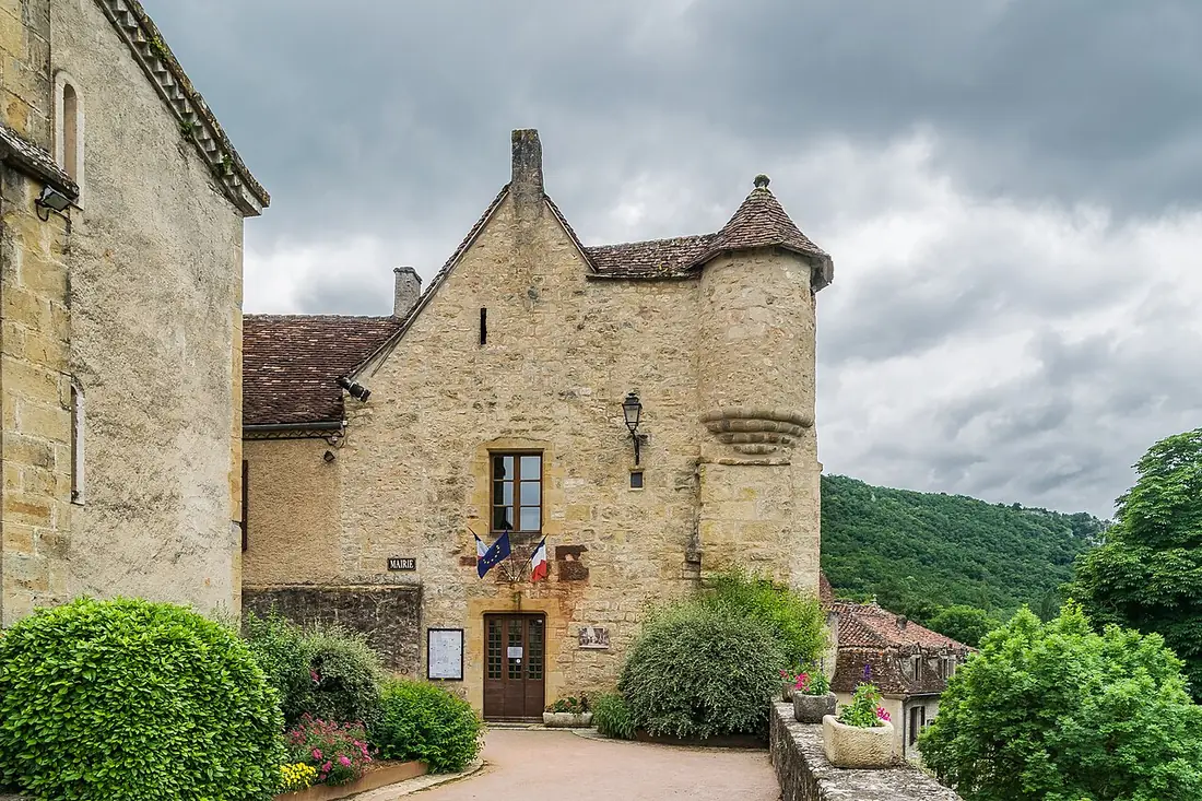 La mairie, où l'association porte les demandes des habitants